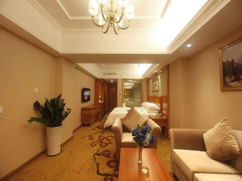 Hanting Express Sanya The First Market Branch Hotel エクステリア 写真